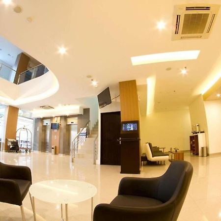 Hotel 88 Grogol By Wh จาการ์ตา ภายนอก รูปภาพ