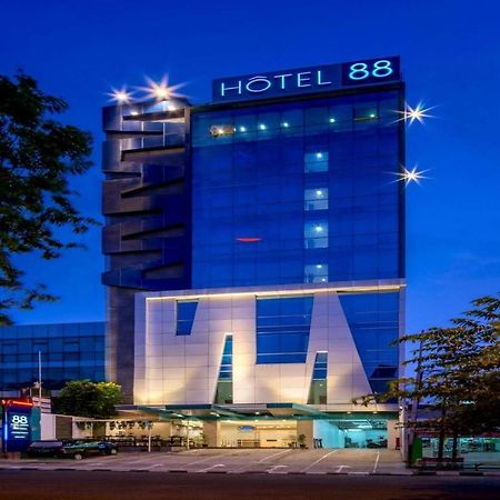 Hotel 88 Grogol By Wh จาการ์ตา ภายนอก รูปภาพ